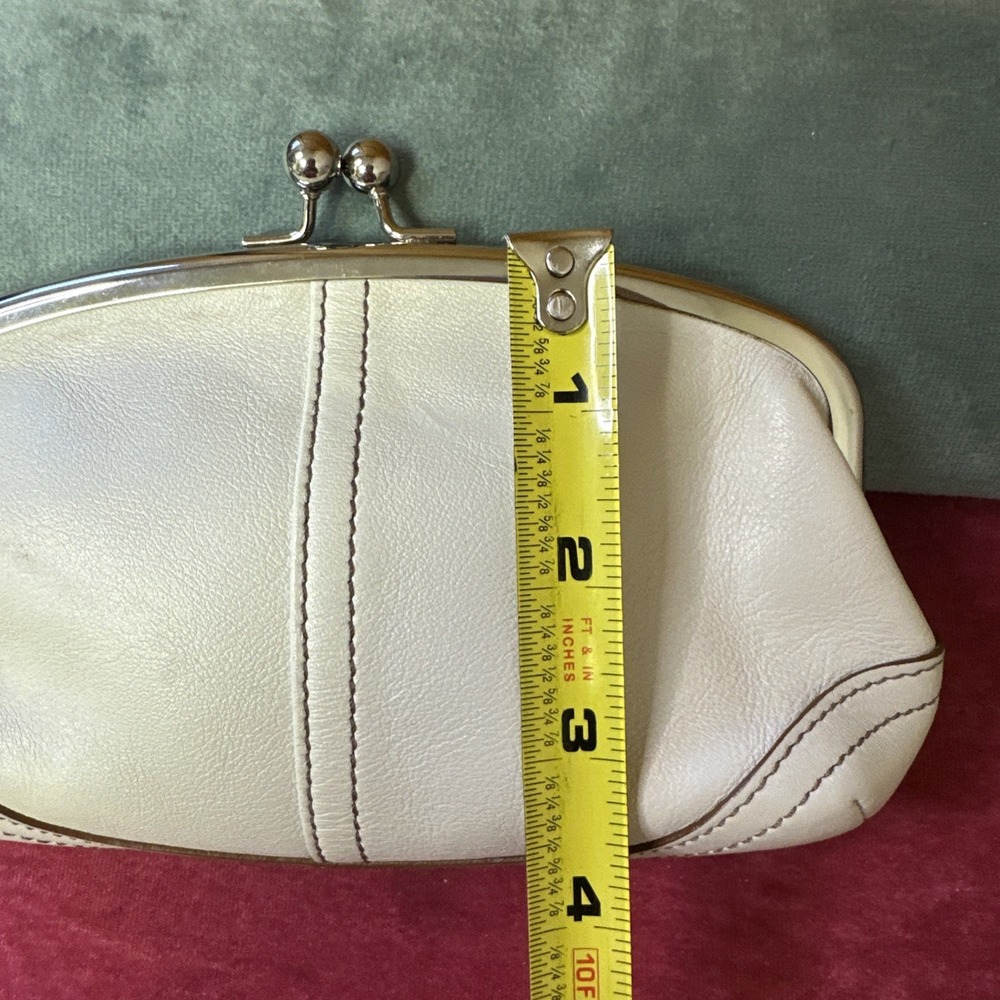 Vtg Coach Soho Kisslock Wristlet Clutch White Timeless Classic Minimalist - Picture 11 of 12